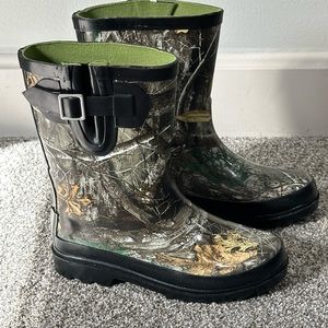 Magellan Outdoor Kids Rain Boots